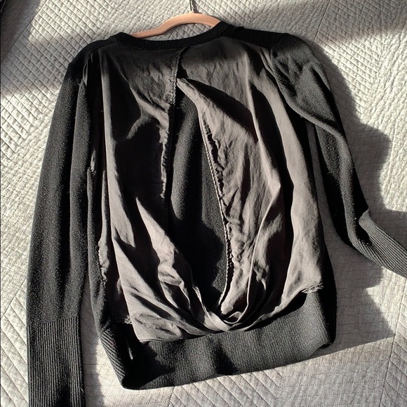 Open back sweater - Picture 2 of 2
